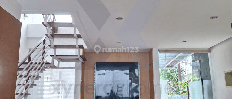 Rumah Disewakan 2 Lantai di Beverly Dago Bandung 1