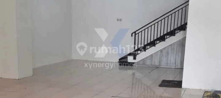 2.5-Story Shop House in Kurdi Regency, Bandung 1