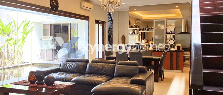 Rumah Luxury 2 Lantai Include Furniture Built In di Singgasana Pradana Bandung 1