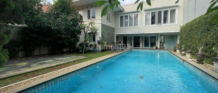 Rumah hoek siap huni dgn private pool n fish pond di Puspita Loka BSD 1