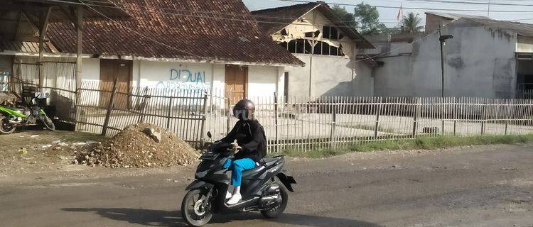 Tanah Dan Bangunan Pinggir Jalan Cocok Bangun Ulang 1