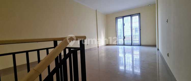 For Rent, Ready-to-Use Shop House Suitable for Office in Puri Gardena 1