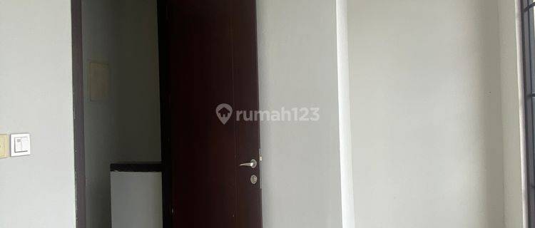  Rumah Unfurnished Bagus SHM - Sertifikat Hak Milik 1