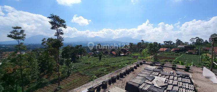 Dijual Murah Rumah Villa + Kebun Pemandangan Bagus di Sumedang 1