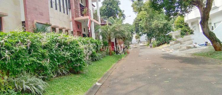 Rumah Cantik Dalam komplek Di Senayan Bintaro Tangerang Selatan  1