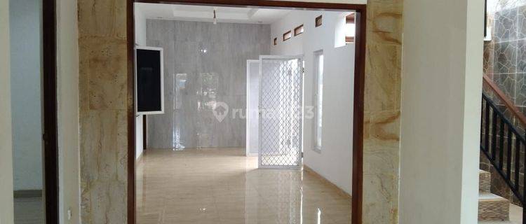 Dijual Rumah Siap Huni 2 Lantai Di Metland Jakarta Timur
 1