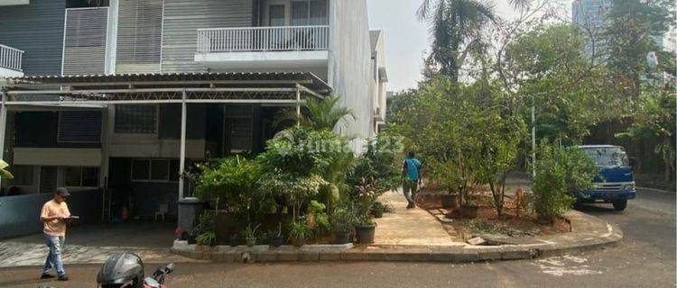 Rumah hook  dalam town house di pondok pinang  jakarta selatan 1