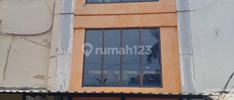 4-Story Ready-to-Use Shophouse in Pulo Gadung Area, East Jakarta 1