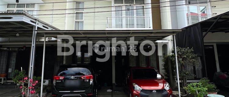 RUMAH TOWNHOUSE MINIMALIS CANTIK DAN MODERN DI PERUMAHAN CLUSTER TENGAH KOTA 1