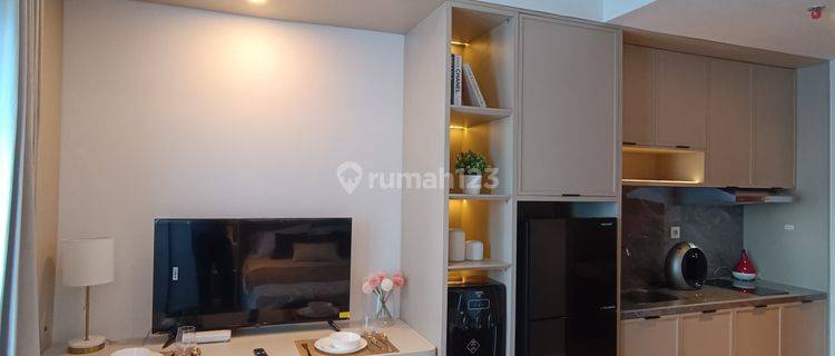 Sewa Apartemen BSD Studio 30 m2 Baru Full Furnish 1