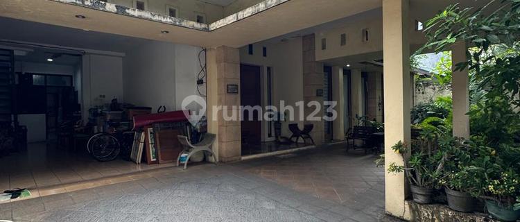 Dijual Rumah Erlangga 2 Lantai Kebayoran Baru 1