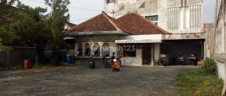 Rumah Art Deco Klasik 3 Lantai Kota Pekalongan 1