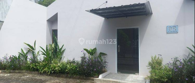 Disewakan Ruang Usaha Cocok Kantor, Cafe, Klinik, Salon Selangkah Dari Tol Simatupang 1
