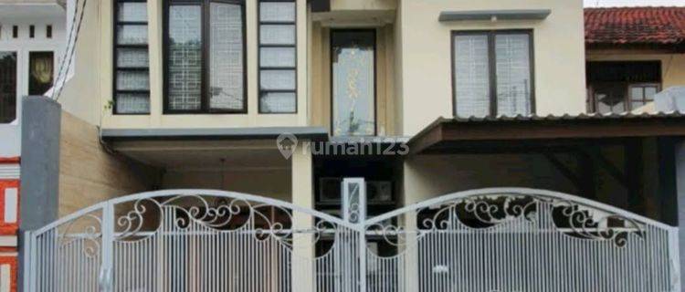 Rumah 2 Lantai Bagus Semi Furnished Sertifikat Hak Milik di Duren Sawit, Jakarta Timur 1