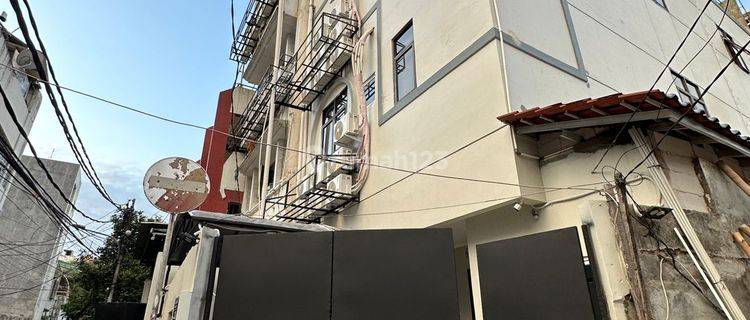 Dijual Rumah Kost kostan di Pasar Baru 1