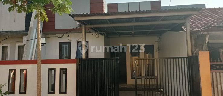 Disewakan Rumah di Bulevar Hijau, Harapan Indah, Bekasi 1