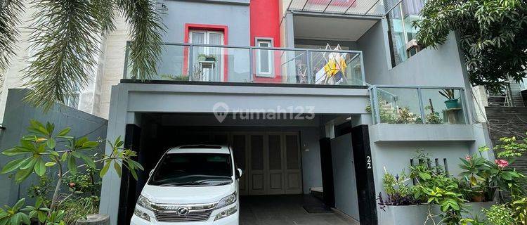 Rumah 3 Lantai Bagus Semi Furnished di Layar Permai Pantai Indah Kapuk, Jakarta Utara 1