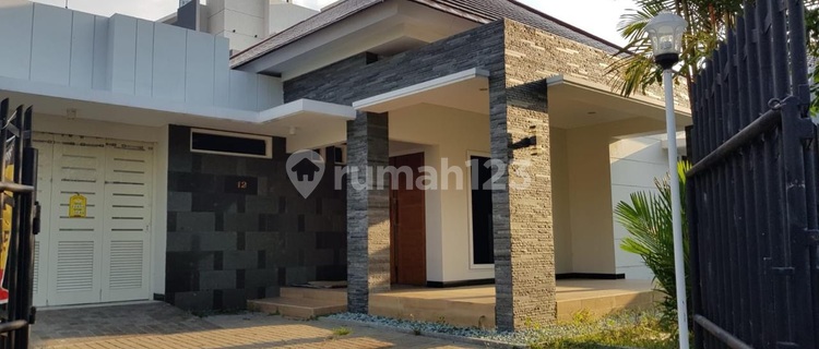 Ready-to-Occupy Midtown House in Seteran, Semarang 1