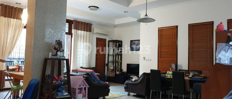 Dijual rumah di Halmahera Semarang 1