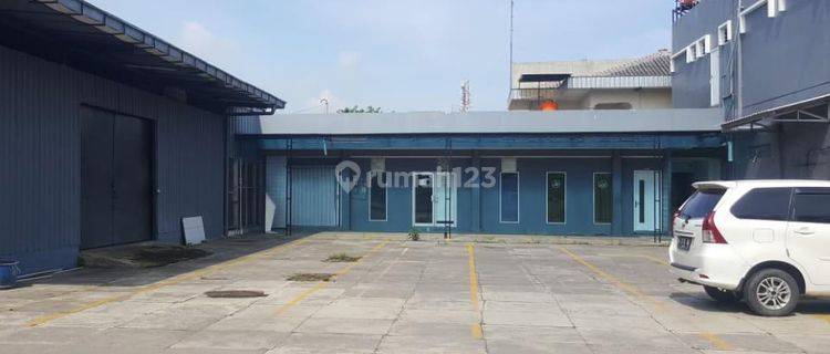 Disewakan tempat usaha di Dr Cipto Semarang 1