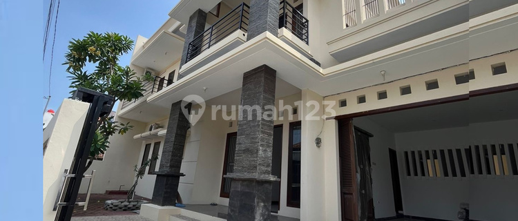  Rumah Kondisi Bagus 2 lantai  di Kelengan Semarang, Semarang Tengah 1