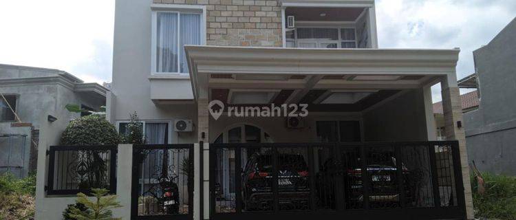 Rumah 2 lantai Furnished dan bagus di Greenwood Semarang 1