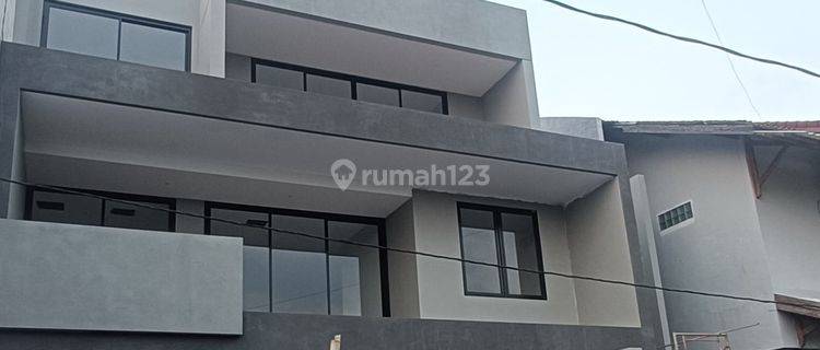 Rumah Kondisi Bangunan Baru di Bukit Sari Semarang 1