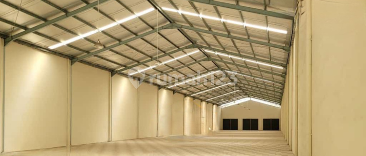 Ready-to-Use Good Warehouse on Yos Sudarso Arterial Road, West Semarang 1