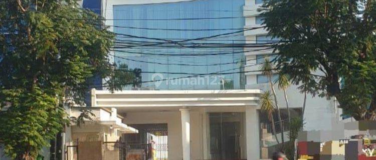 Gedung di jalan raya Pandanaran Semarang 1