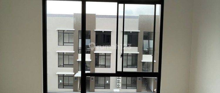 Rumah Green Royal Condo di Jakarta Barat 1