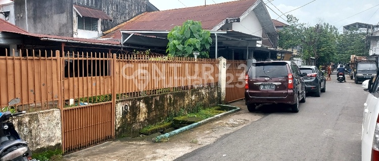 Old House Near Business Area on Jl. Veteran Utara Makassar 1