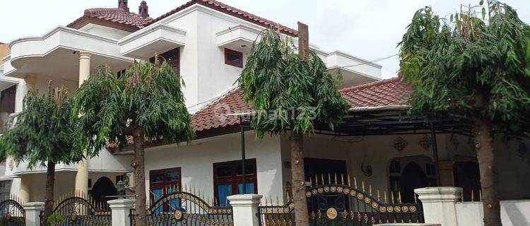 Dijual Rumah Hoek di Taman Harapan Baru, Bekasi Barat 1