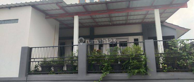 Rumah Hook Minimalis 2.5 Lantai di Kota Sejuk Salatiga 1