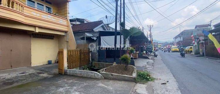 Rumah 2 Lantai di Jalan Serma Muchtar Dekat Pasar Sumedang Kota 1