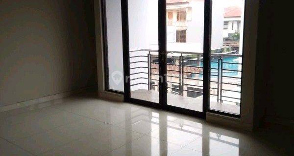 Rumah Siap Huni 3lt Di Komplek Town House Sudirman, Andir  1