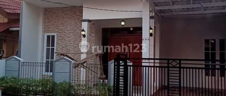 For Sale Ready-to-Live-in House in the Griya Loka Area, BSD 1
