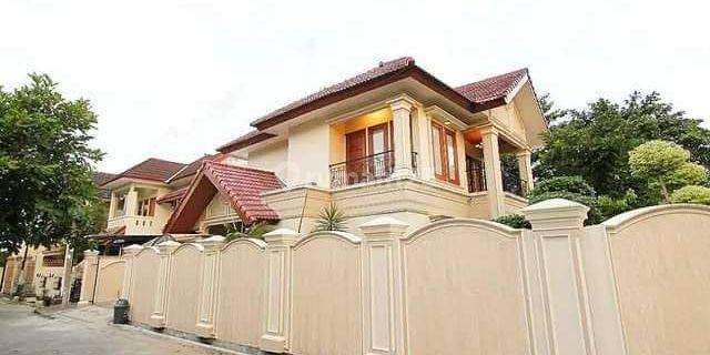 Dijual Rumah Mewah Klasik Modern Mediteranian Tropical
Dengan kolam renang di jalan godean, barat Rumah di Jalan godean 2 Lantai Bagus SHM Barat 1