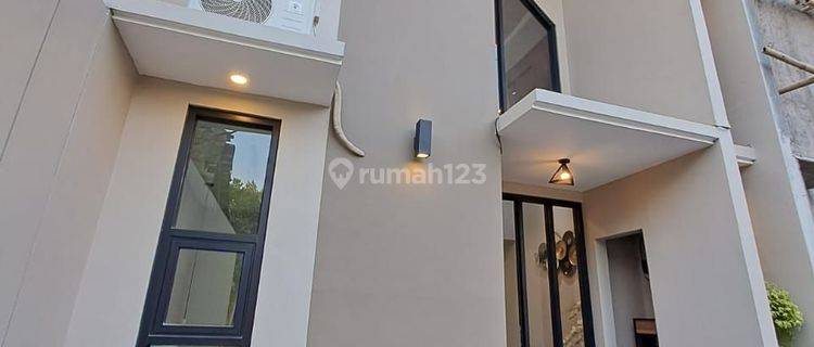 RUMAH MEWAH 2 LANTAI SCANDINAVIAN FULLY FURNISHED - KEKINIAN DI DEKAT BUDI MULA TAJEM WEDOMARTANI NGEMPLAK SLEMAN 1