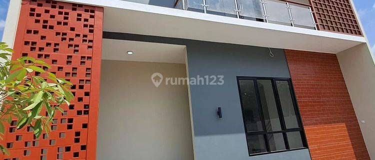 RUMAH MEWAH MODERN 2 LANTAI BERKUALITAS DALAM CLUSTER DI JALAN KALIURANG KM 13 DEKAT KAMPUS UII TERPADU di Jalan kaliurang km13 Rumah 2 Lantai SHM Baru di Jalan kaliurang km13 Rumah 2 Lantai SHM Baru 1