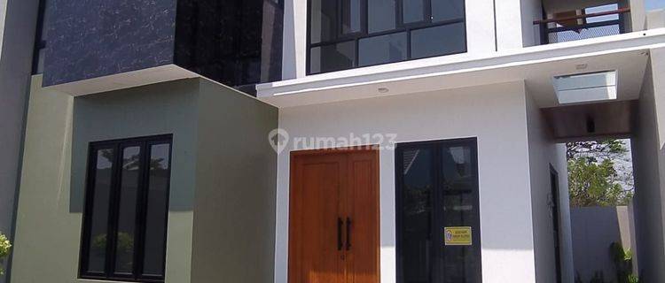 RUMAH BARU MEWAH MODERN SCANDINAVIAN  KONTEMPORER DALAM PERUM DI JALAN  KALIURANG KM 13. DEKAT KE KAMPUS UII

Perumahan Cluster One Gate, Jalan lingkungan lebar 5 meter, Akses mudah, asri dan sejuk. 1