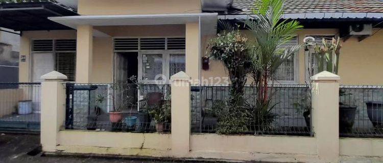 BANTING HARGA..
BANTING HARGA..
BANTING HARGA.

RUMAH ASRI DENGAN TANAH LUAS DALAM PERUMAHAN DI JALAN HOS COKROAMINOTO DEKAT MALIOBORO JOGJAKARTA Bagus SHM Rumah 1