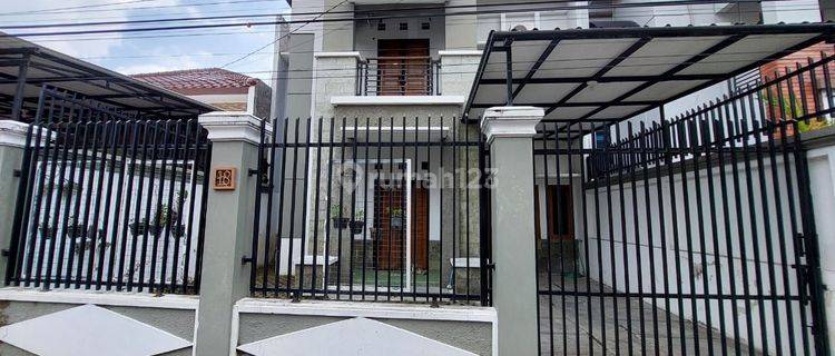 RUMAH MEWAH 2 LANTAI FULL FURNISHED DI KAWASAN PREMIUM DEKAT KE KAMPUS UGM DAN AL AZHAR 1