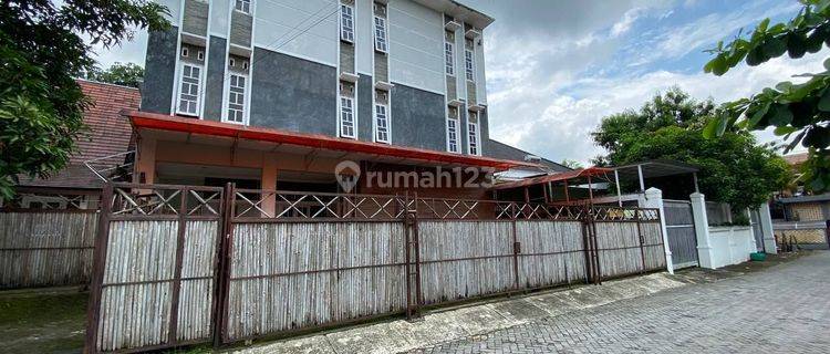 Dijual Kost Putri dekat kampus UII berlokasi di lingkungan perumahan 1