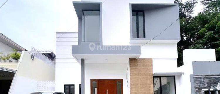 RUMAH MEWAH 2 LANTAI BARU DALAM PERUMAHAN DI JALAN KALIURANG KM. 9.5 NGAGLIK SLEMAN di Jslan kaliurang Rumah 2 Lantai Baru SHM 1