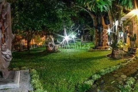 KODE RY013
DiJUAL Rumah Tinggal tepi jalan utama kusumanegara
Dipusat kota Jogjakarta dekat kawasan kampus dan XT SQUARE 1