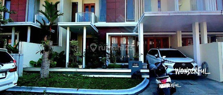 Rumah LUX MEWAH 2 LANTAI dalam Komplek PERUMAHAN ELITE BALE MULIA dekat RSA UGM Yogyakarta. 2 Lantai Rumah HGB Bagus Selatan 1