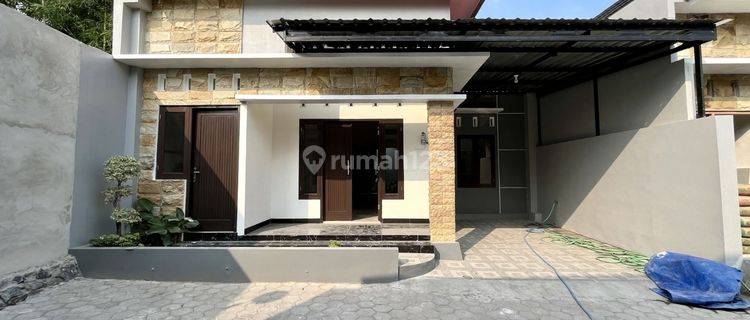 Rumah baru Dalam Cluster di Wedomartani Dekat SD Model dan Jogja Bay Maguwoharjo

 1