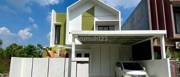 RUMAH BARU 2 LANTAI MODERN SCANDINAVIAN DI DEKAT BUDI MULIA WEDOMARTANI NGEMPLAK SLEMAN

H 1