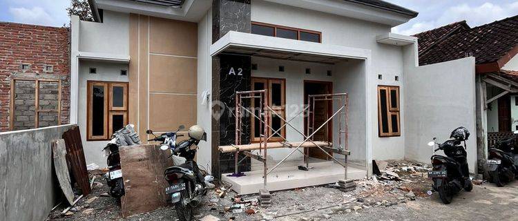 Rumah Cantik Limasan Modern Dekat Stadion Sultan Agung Dan Kiliner Sate Pak Pong Pusat Jalan Imogiri  1