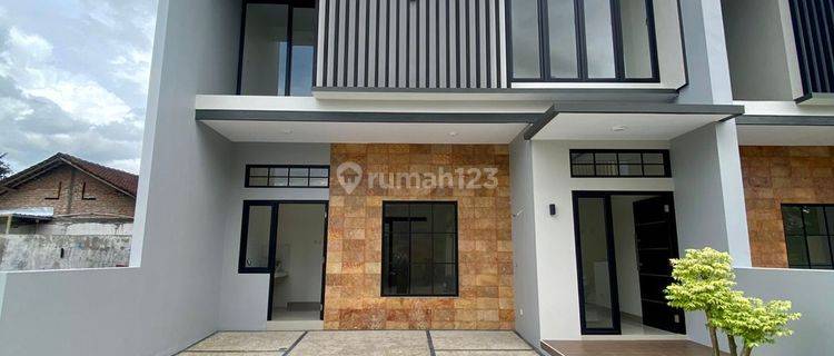 Rumah Baru Mewah 2 Lantai Istimewa Dalam Cluster 8 Unit Di Kadirojo Purwomartani Dekat Kampus Ukrim

harga: 1.521.520.000
-----------------------------------
legalitas: Shm Pbg

akses Mudah
jalan Simpangan 6 Meter
lingkunga 1